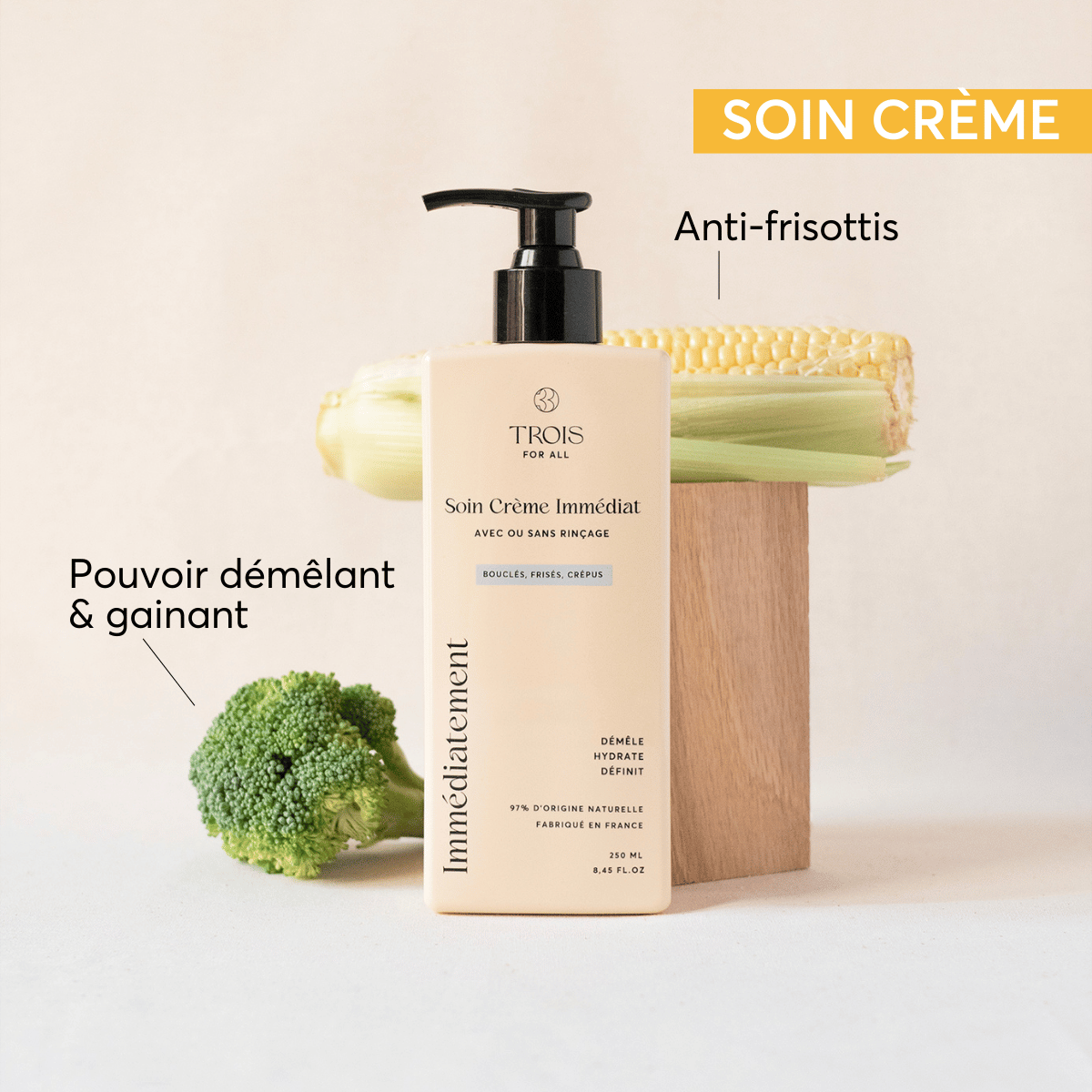 Le soin crème pour cheveux bouclés est anti frisotti et démêlant